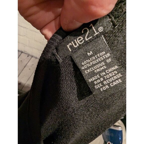 😊 Rue 21 athletic sweatshirt size medium - Picture 3 of 3